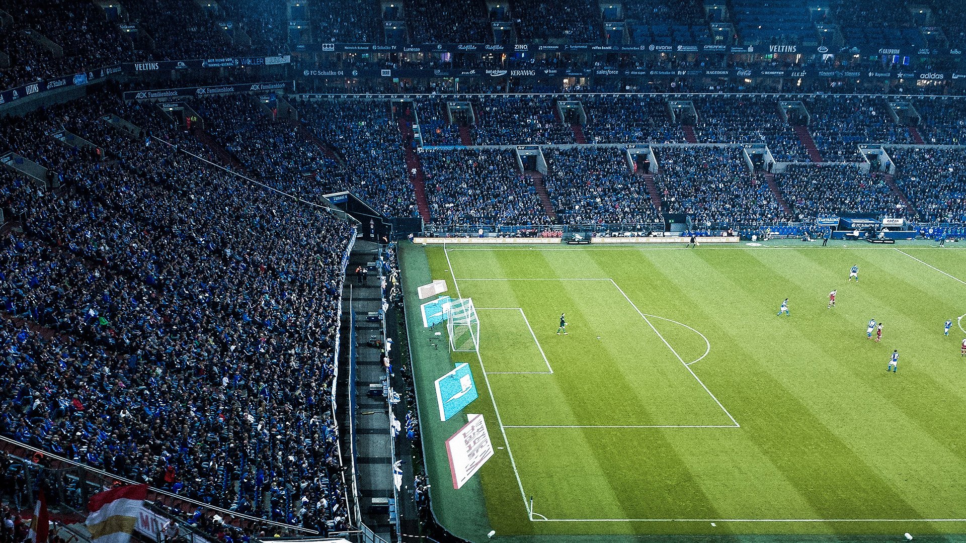 冠军球队举行盛大庆祝活动